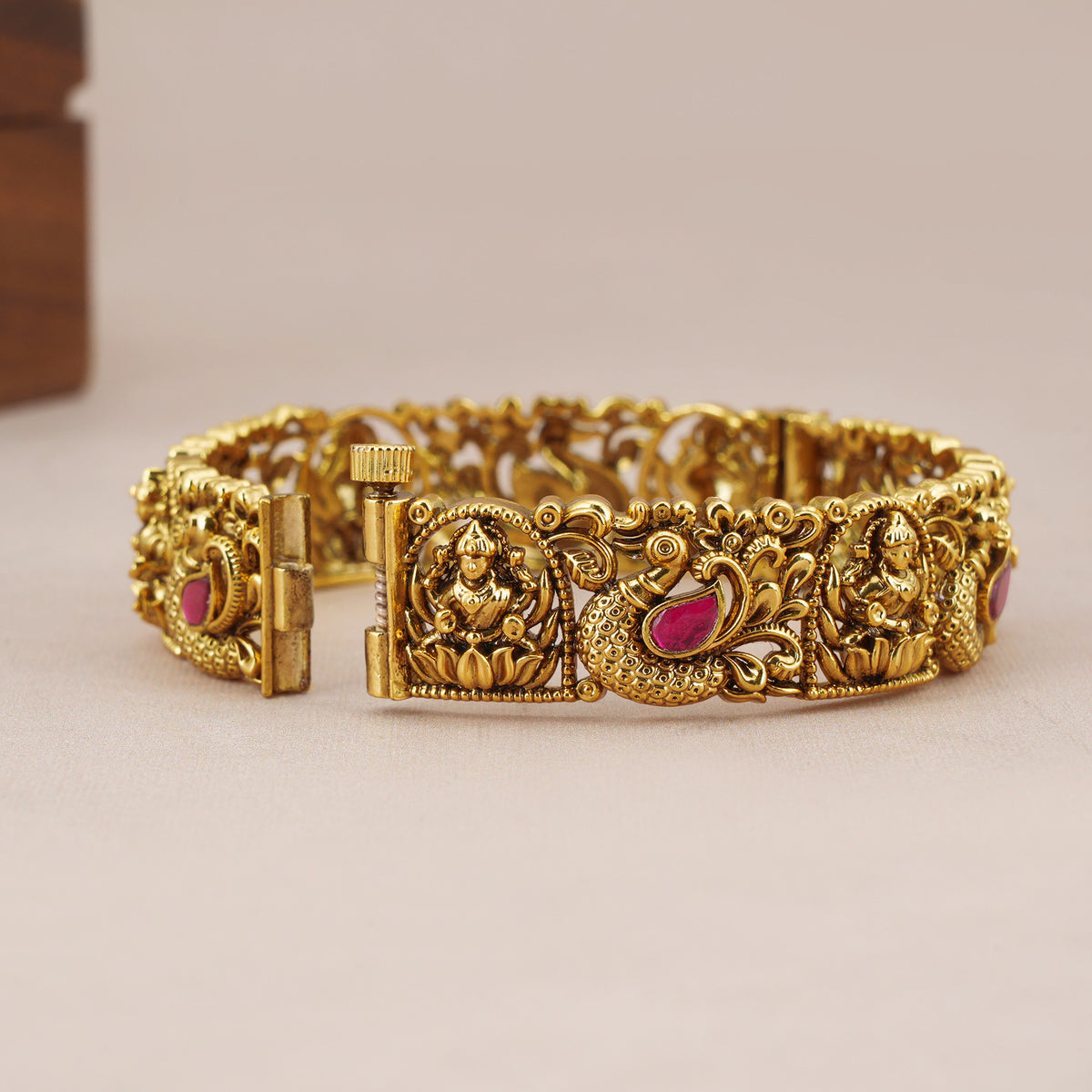 Stunning antique gold stone maa lakshmi kada