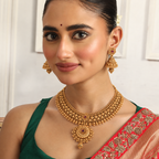 Amazing plain antique plated floral necklace set