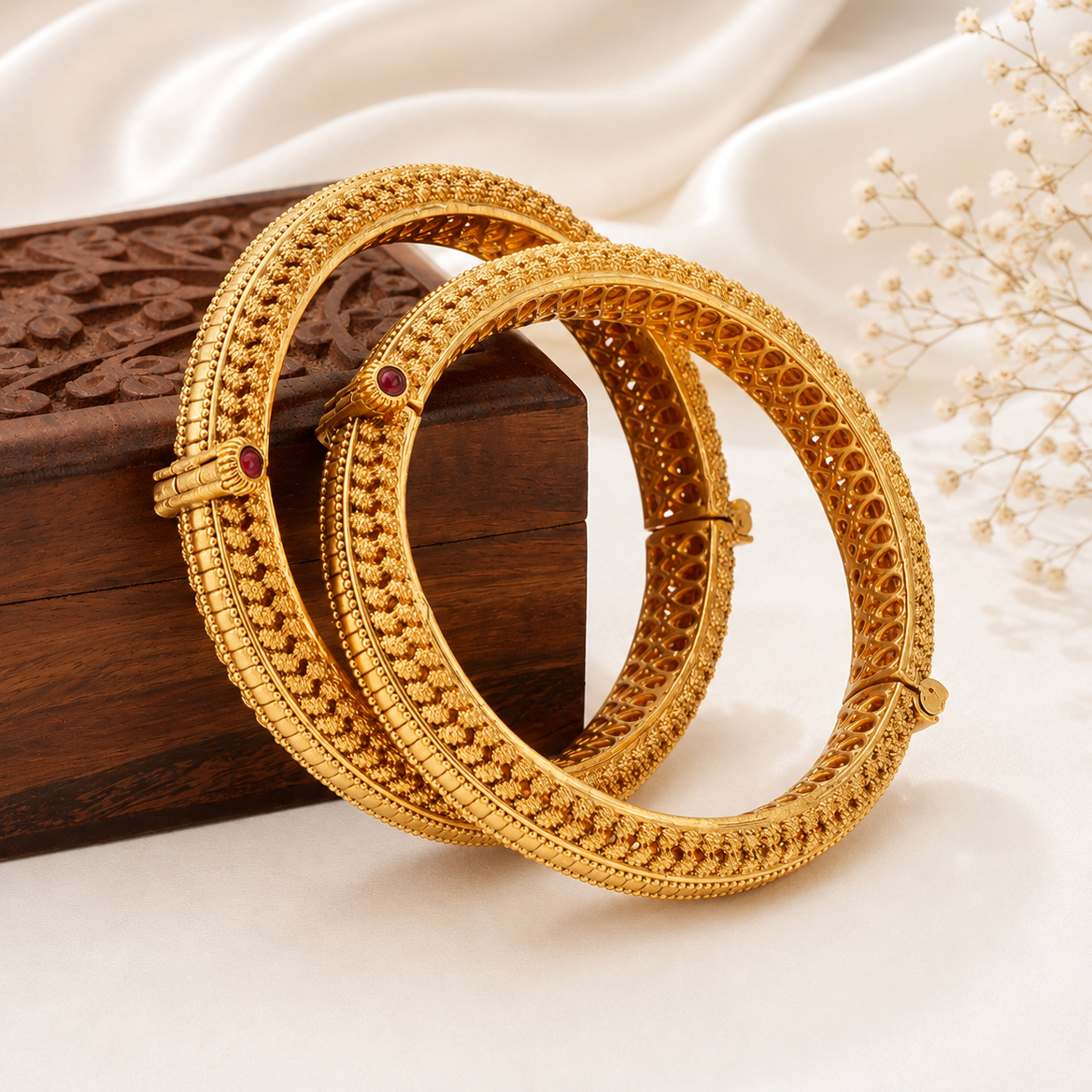 Stunning plain antique gold bangle set