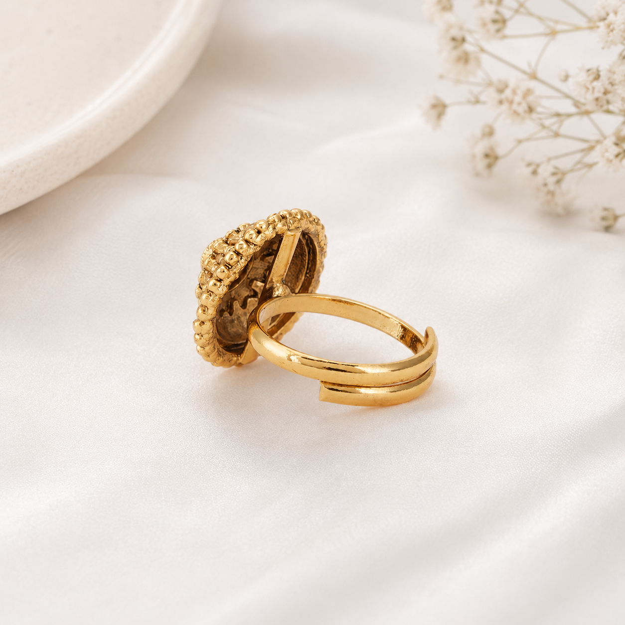 Beautiful heart ruby gold finger ring