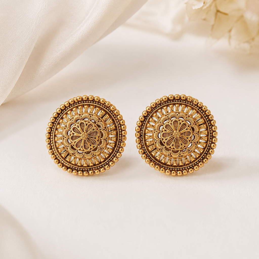 Plain floral gold stud earring
