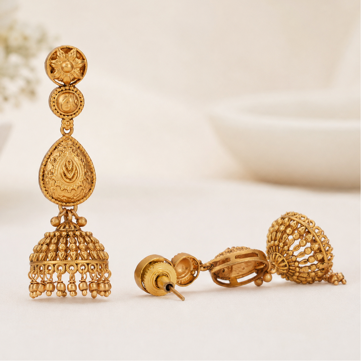 Plain jhumka gold earring
