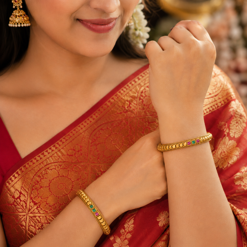 Stunning multicolor gold solid bangle set