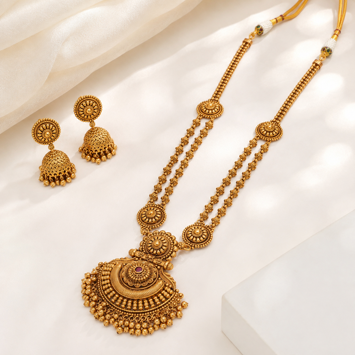 Stunning long antique gold necklace set