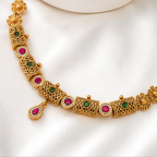 Sleek gold stone necklace set