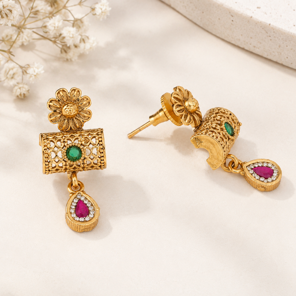 Sleek gold stone necklace set