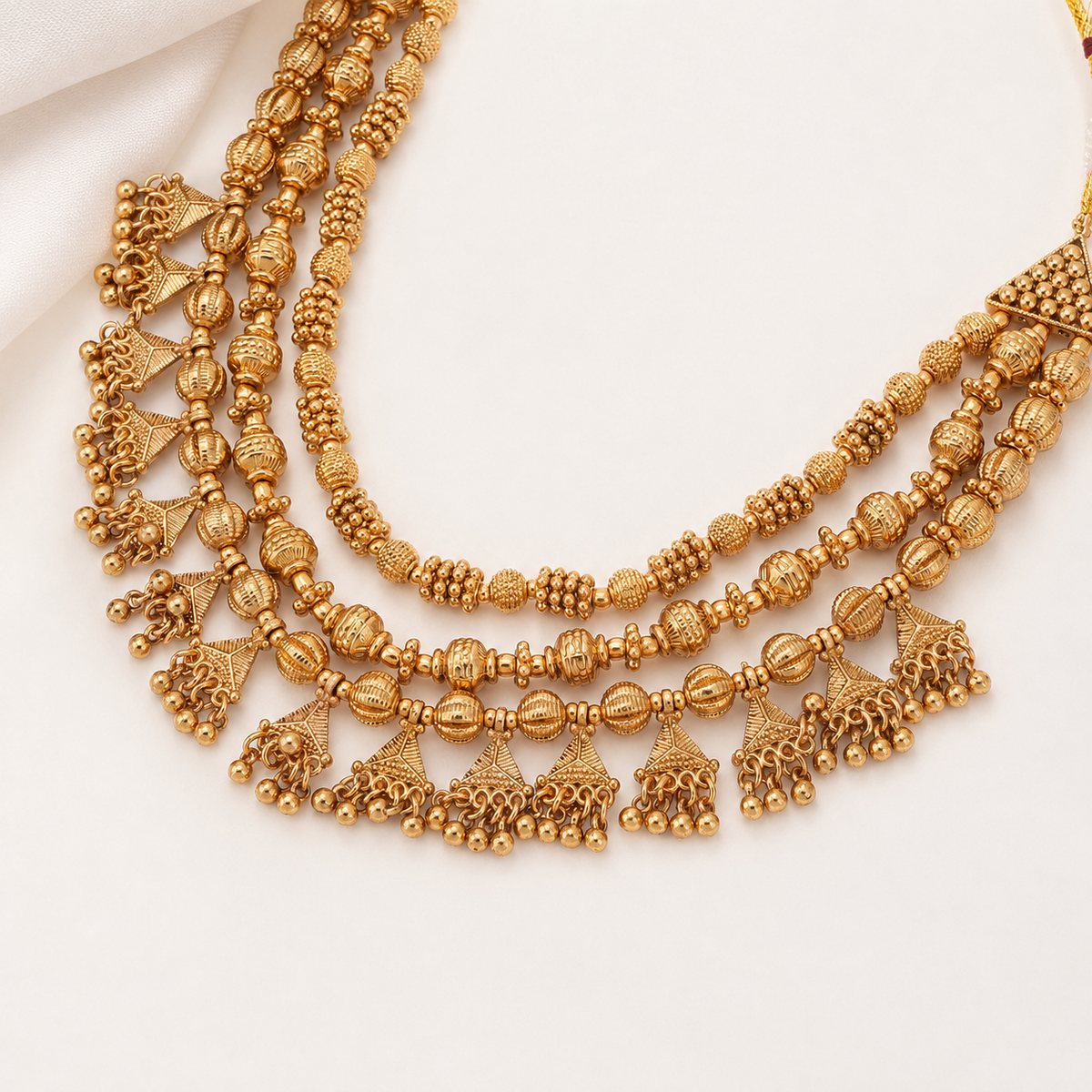 Beautiful plain gold necklace set