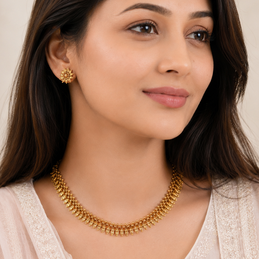 Plain antique  intricate gold  necklace set