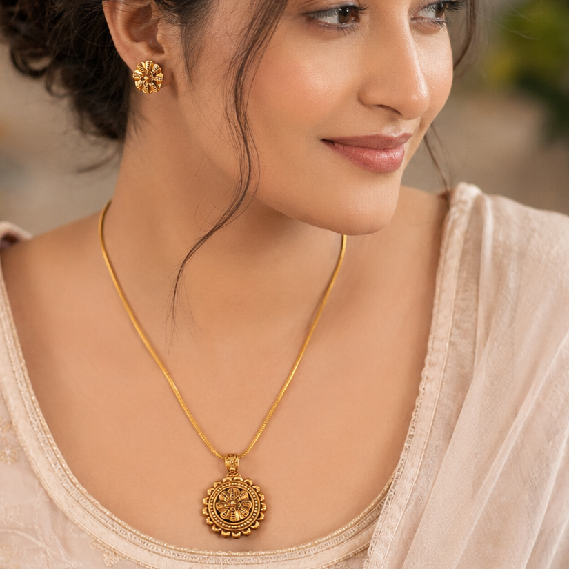 Plain antique gold floral pendant set