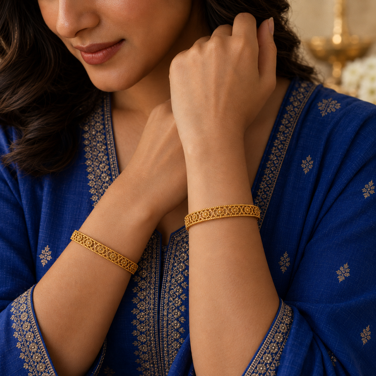 Plain floral gold bangle set