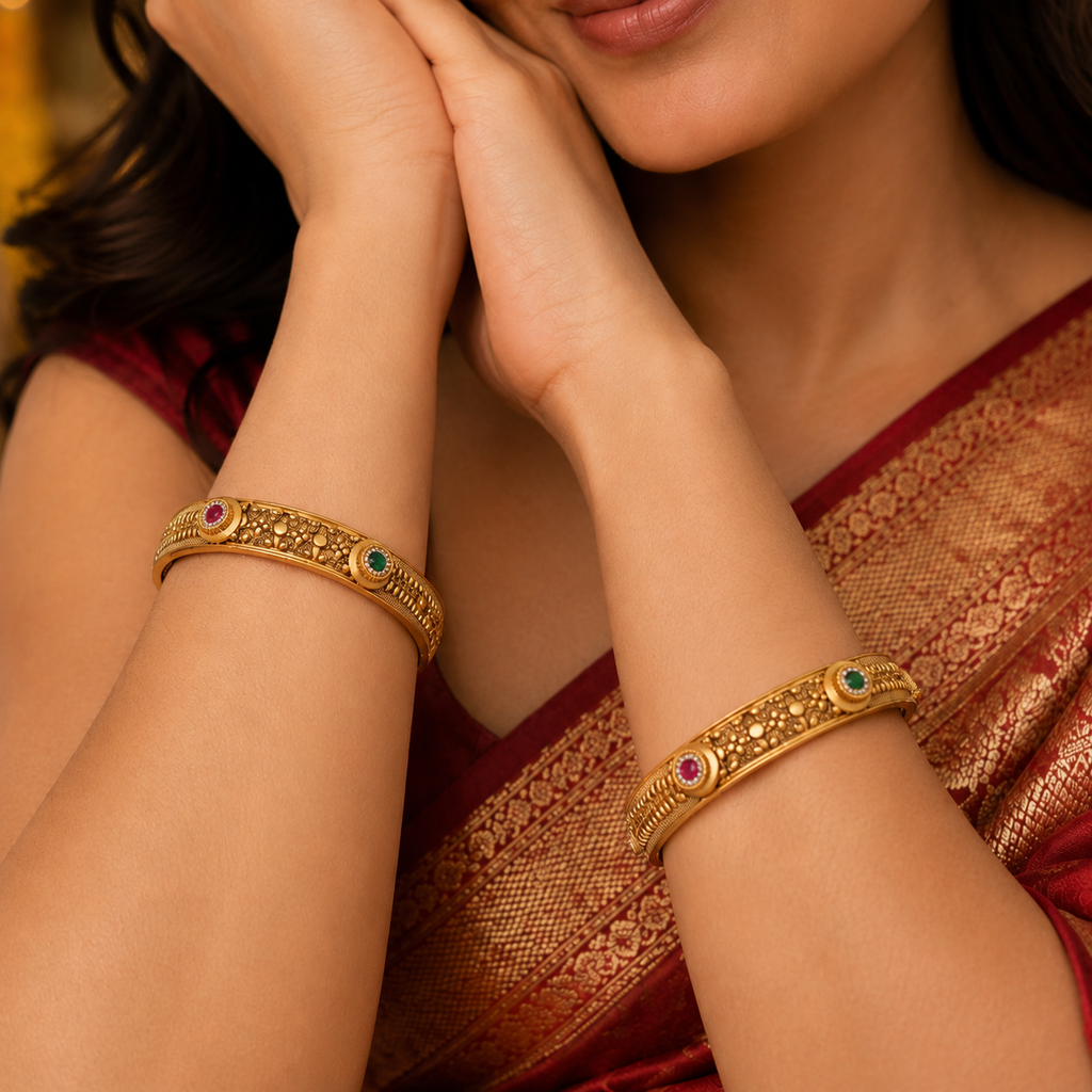Stunning broad stone gold bangle set
