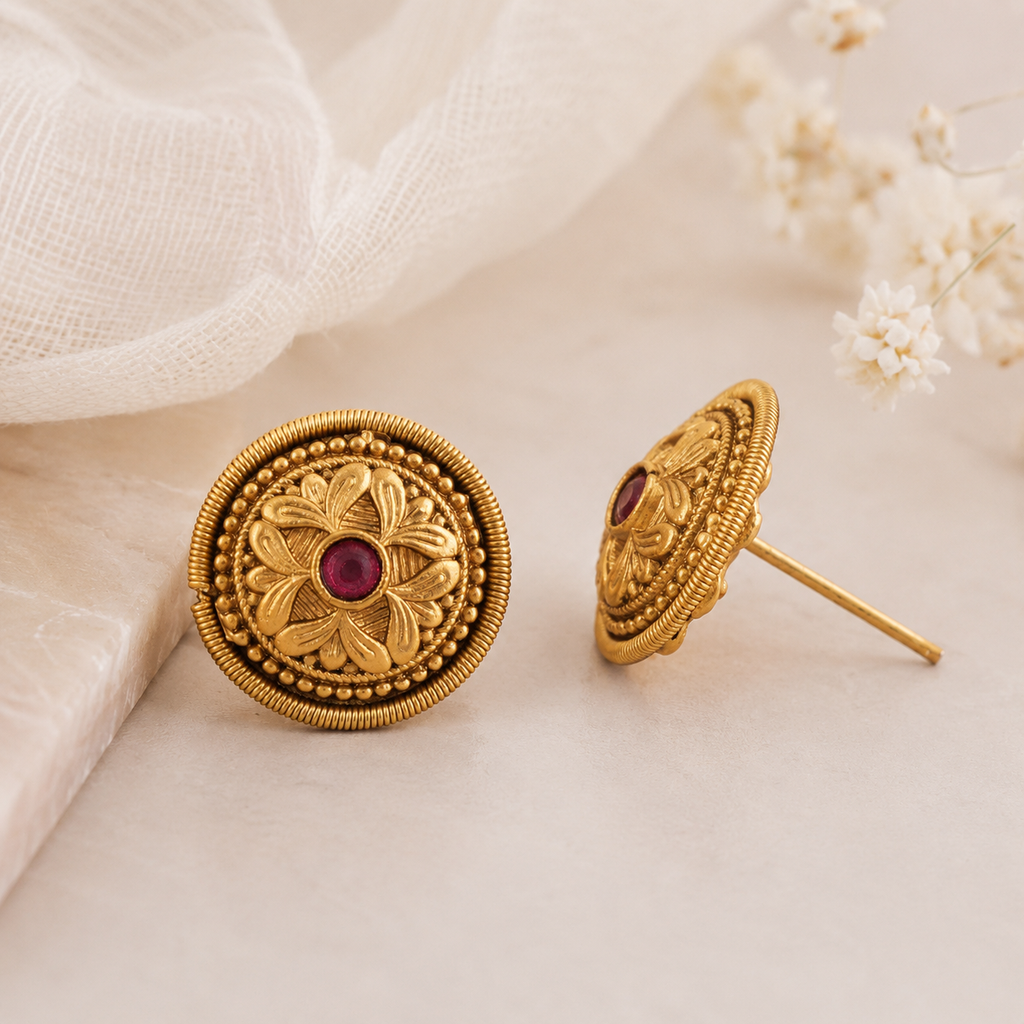 Beautiful gold polish stud earring