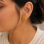 Stunning plain peacock gold stud