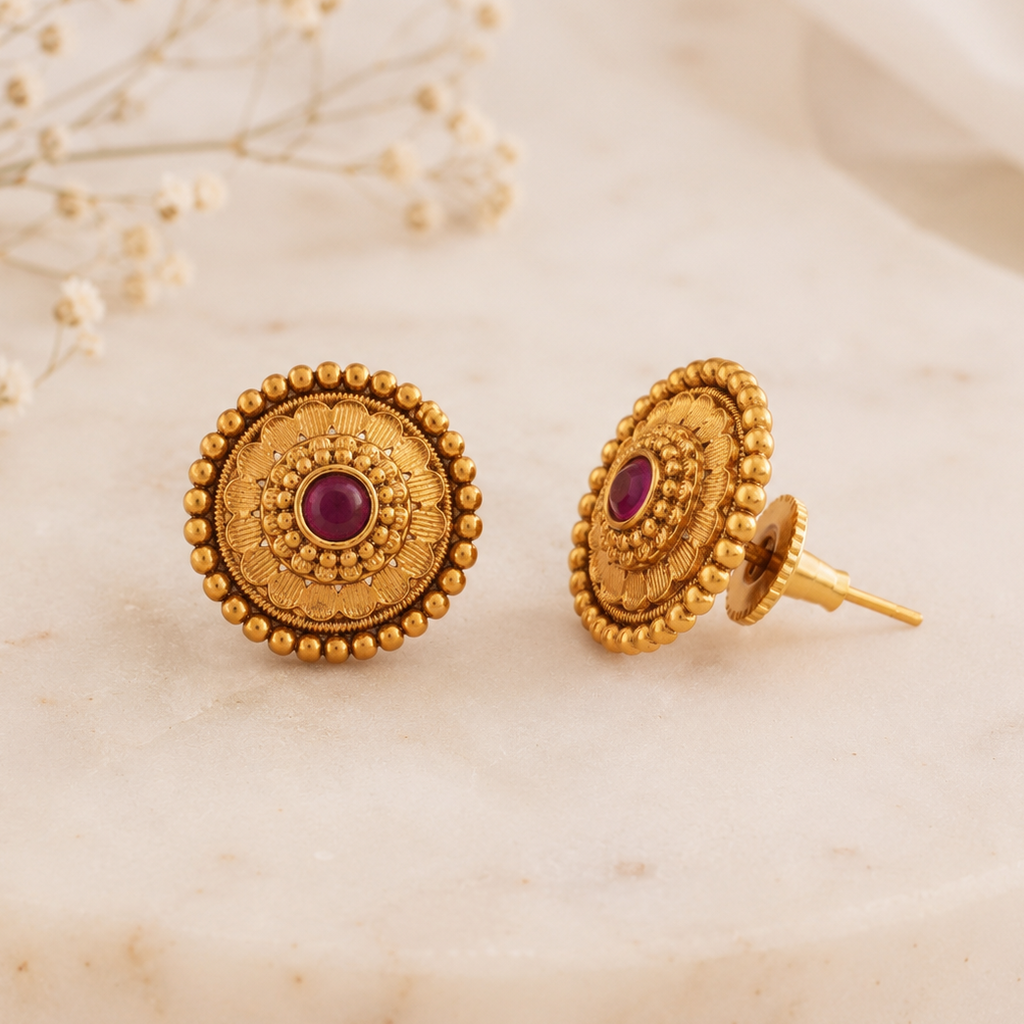 Antique gold round ruby stud