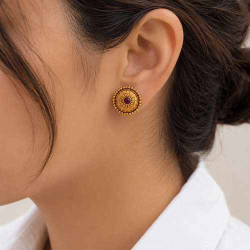Antique gold round ruby stud