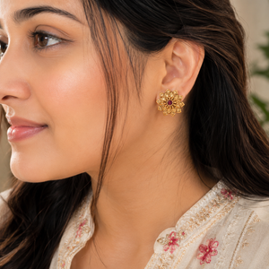 Cute antique gold star stud earring