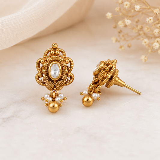 Cute kundan antique gold stud earring