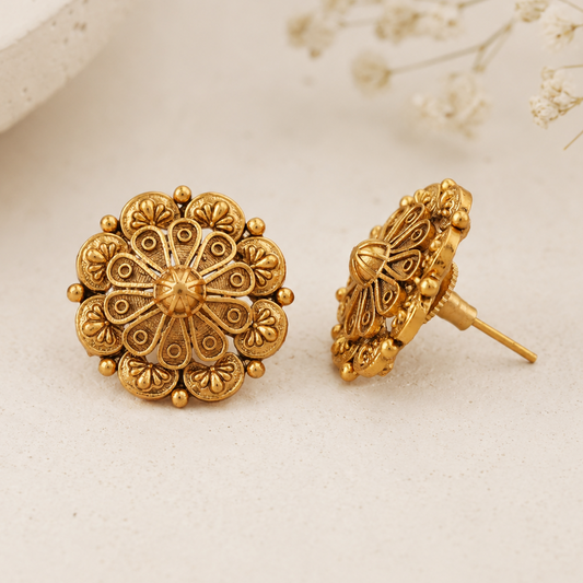 Beautiful traditional plain antique gold stud earring