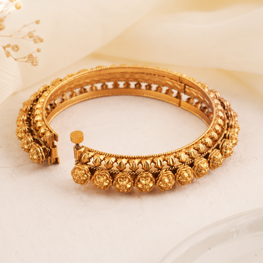Stunning plain antique gold pacheli kada bangle