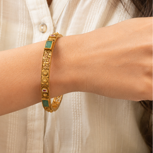 Elegant stone antique gold sleek bangle set