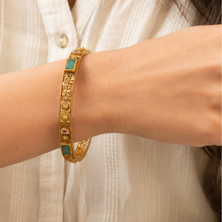 Elegant stone antique gold sleek bangle set