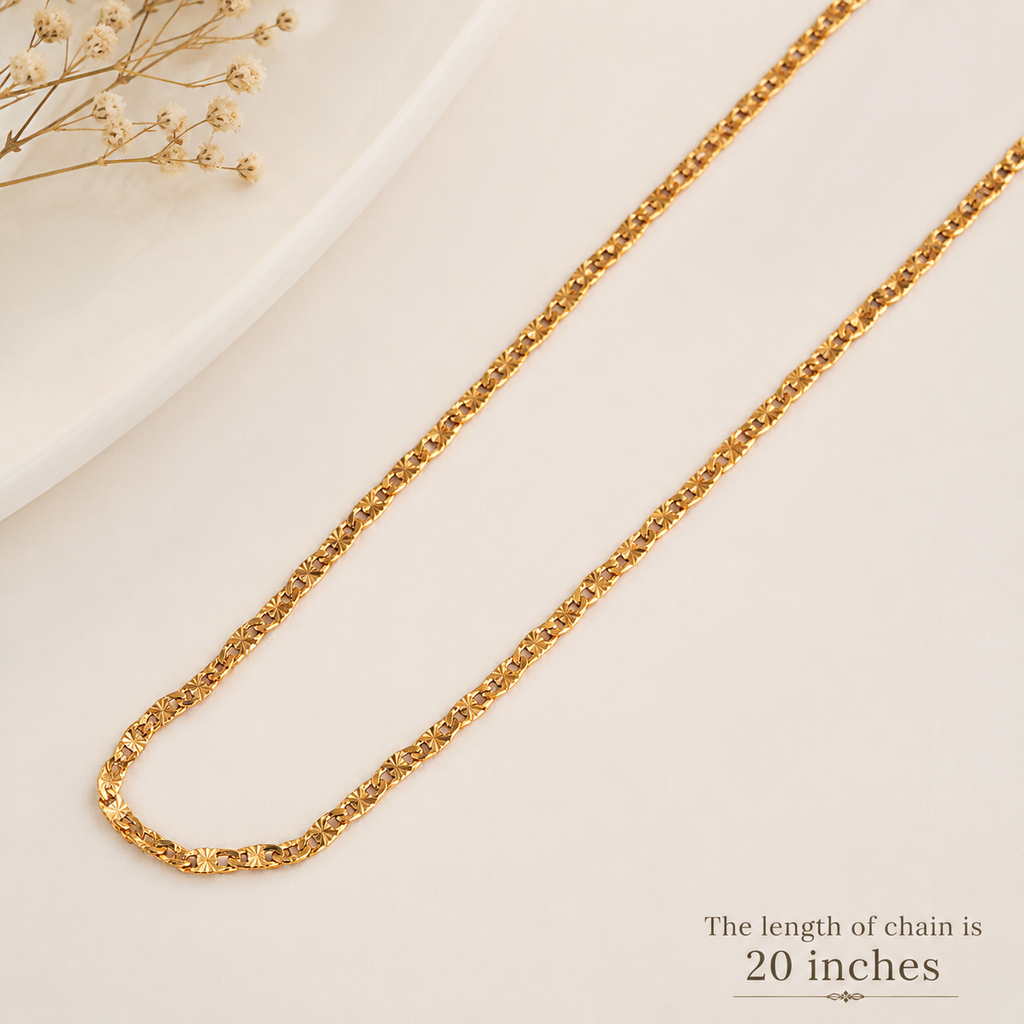 Sleek gold polish chain