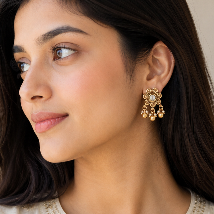 Cute antique gold ball kundan earring