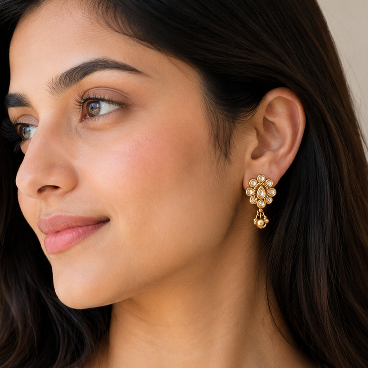 Cute antique gold kundan earring