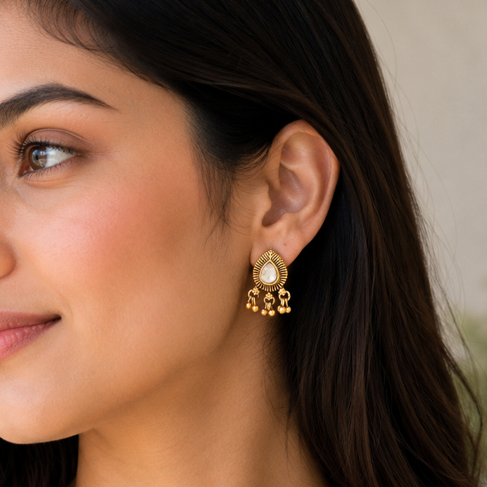 Cute kundan stone antique gold pear shape earring