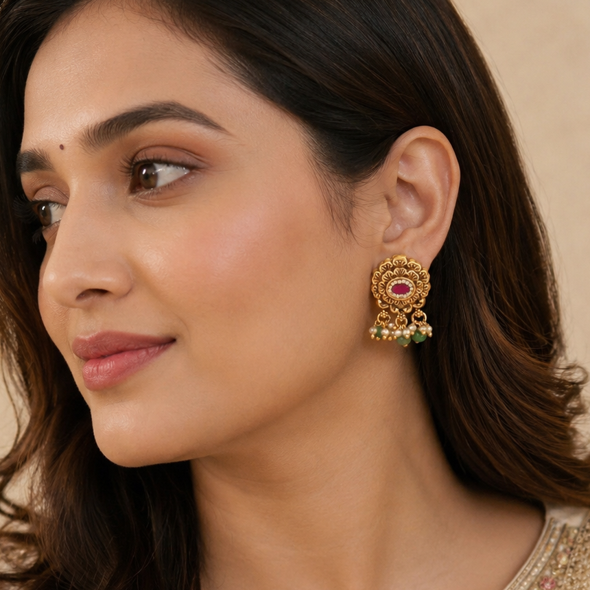 Cute delicate antique gold stone green stone drop earring