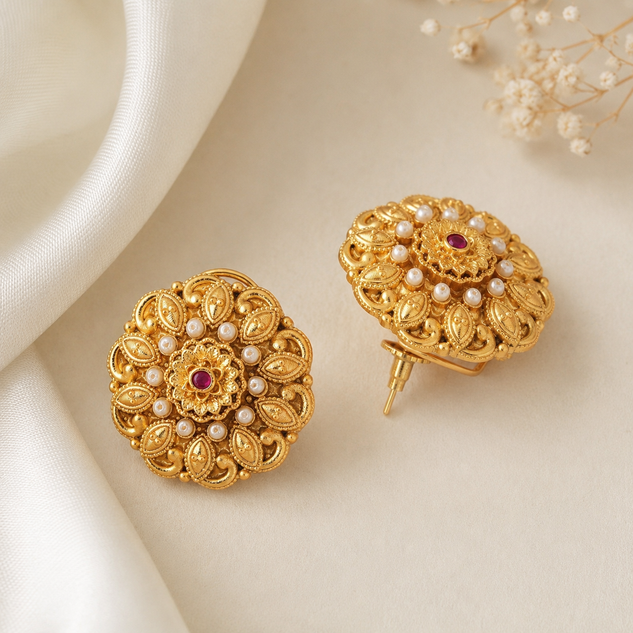 Stunning  big antique gold floral pearl stud