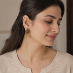 Cute pear shape antique gold green stone drop earring