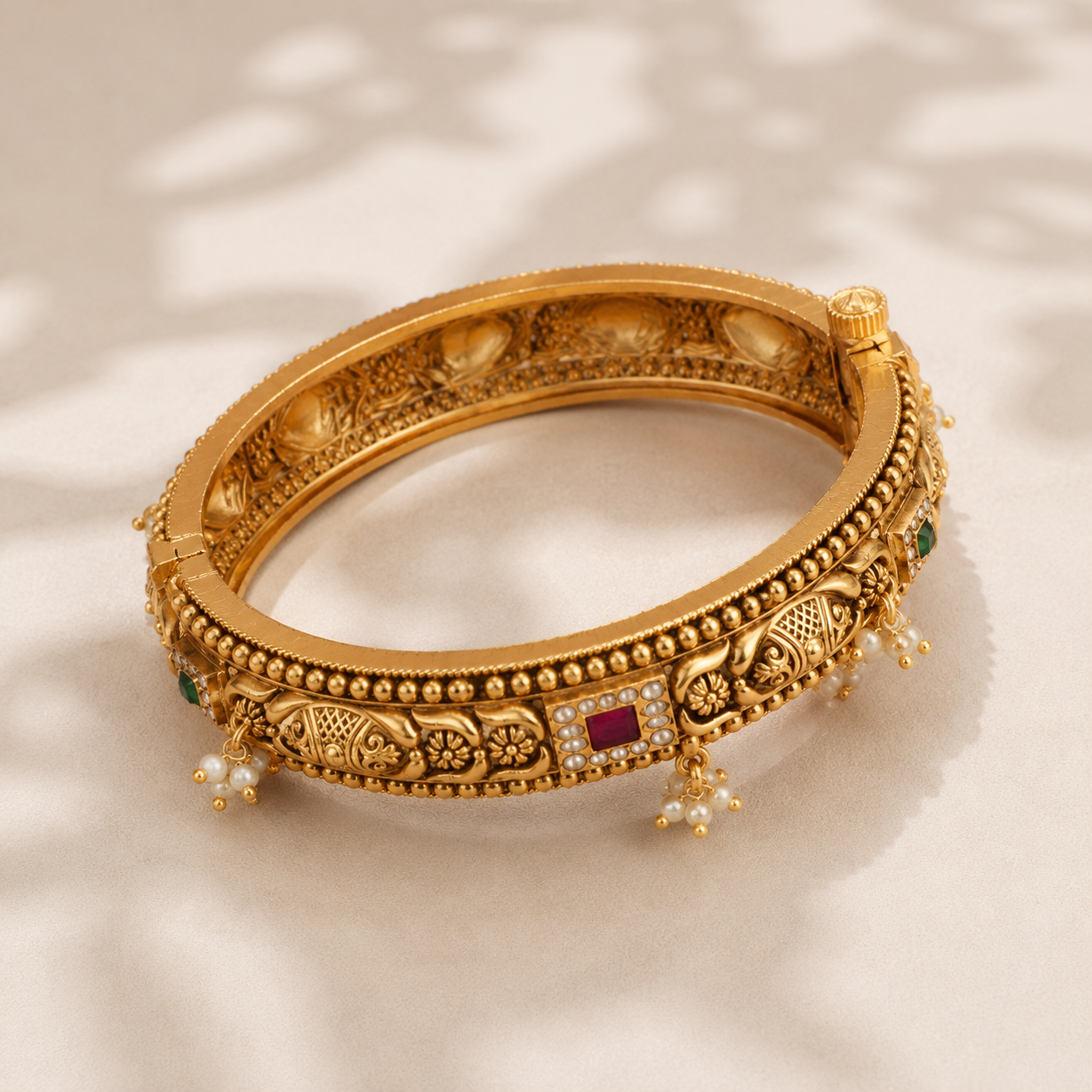 Antique gold stone bangle set