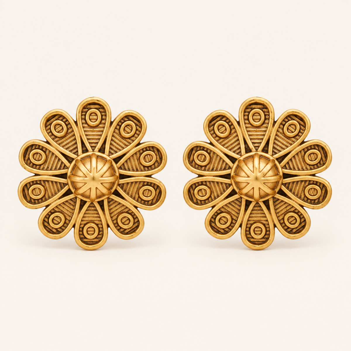 Amazing antique gold floral pendant set