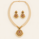 Stunning pearl antique gold stone pendant set