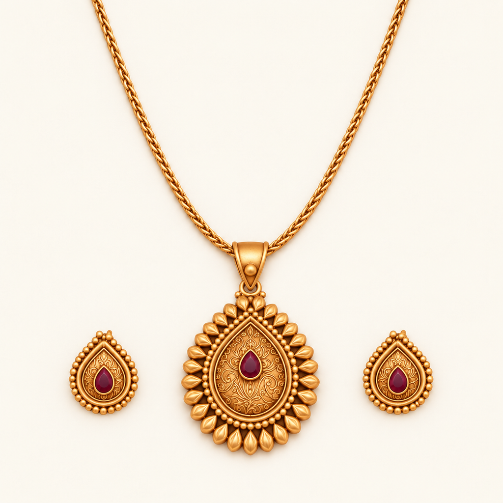 Amazing antique gold pear shaped antique gold pendant set