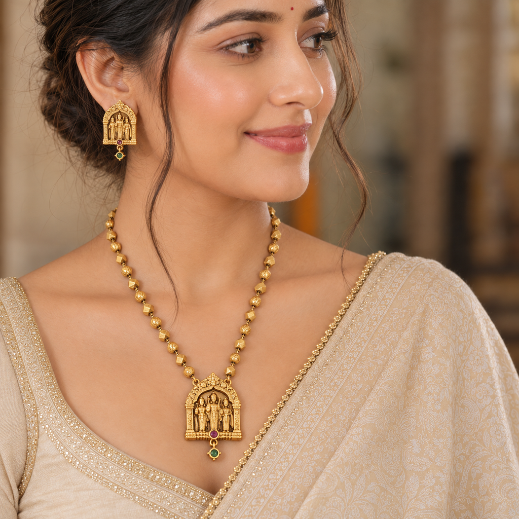 Stunning antique gold ram sita pendant set