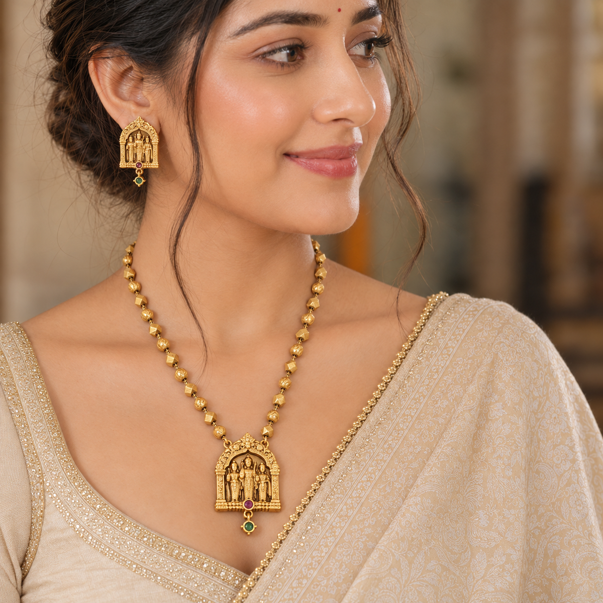 Stunning antique gold ram sita pendant set