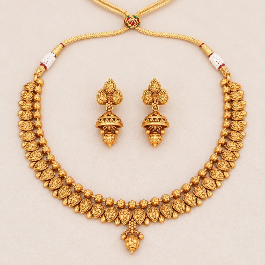Stunning plain antique gold necklace set