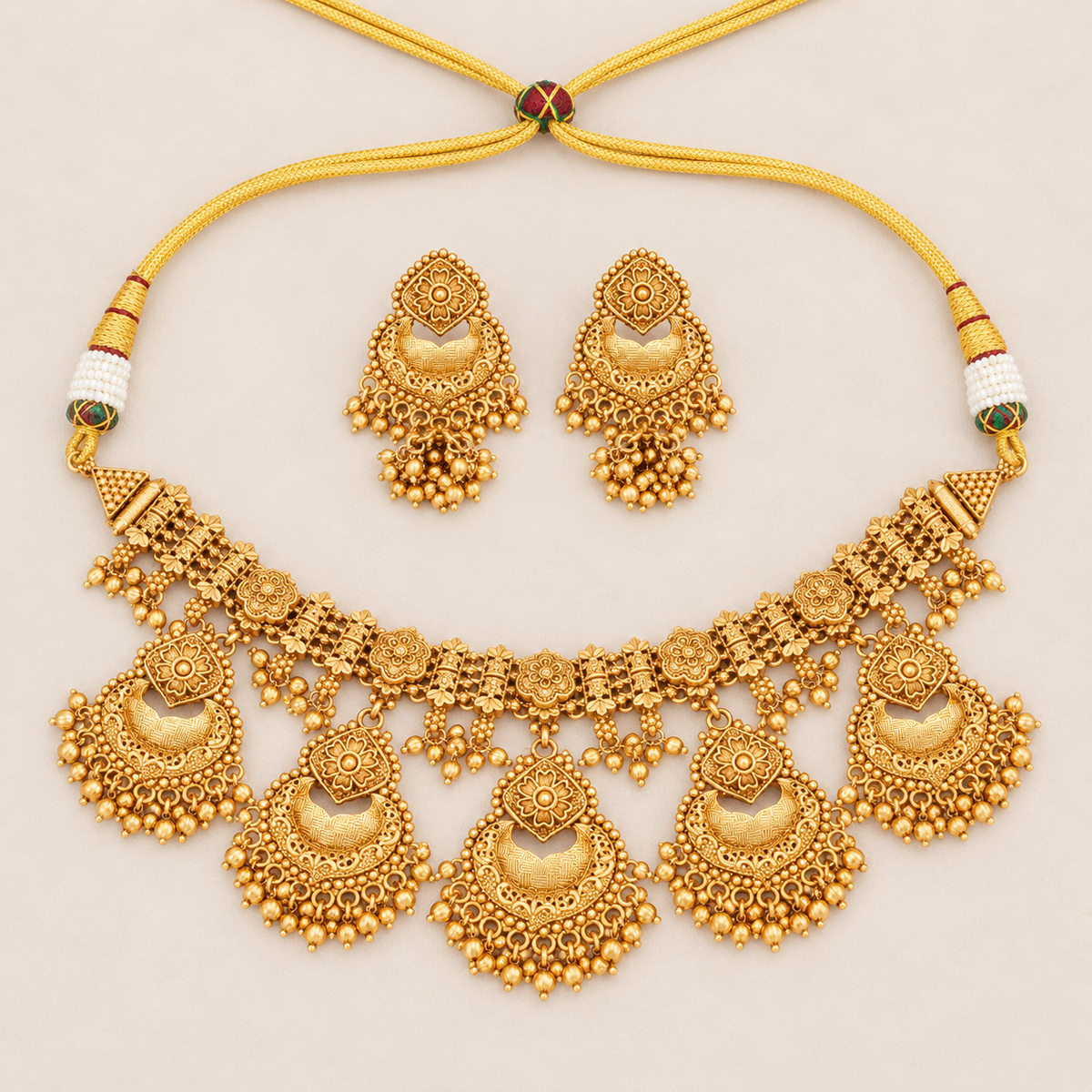 Stunning antique gold choker necklace set