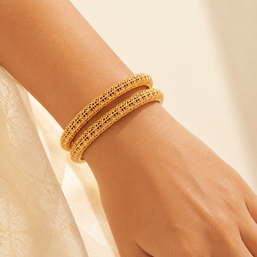 Beautiful gold plated bangle set
