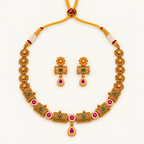 Sleek gold stone necklace set
