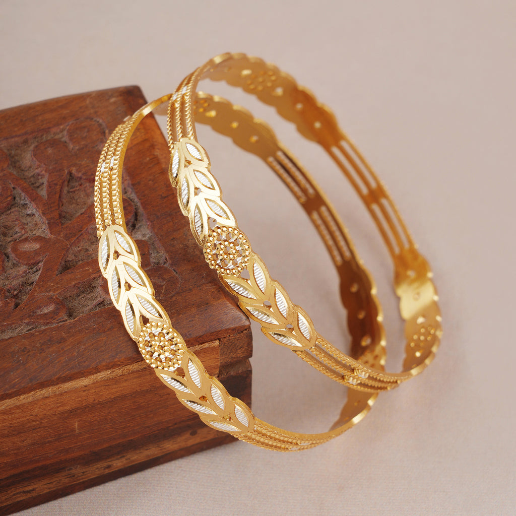 Elegant dual tone gold plated bangle set