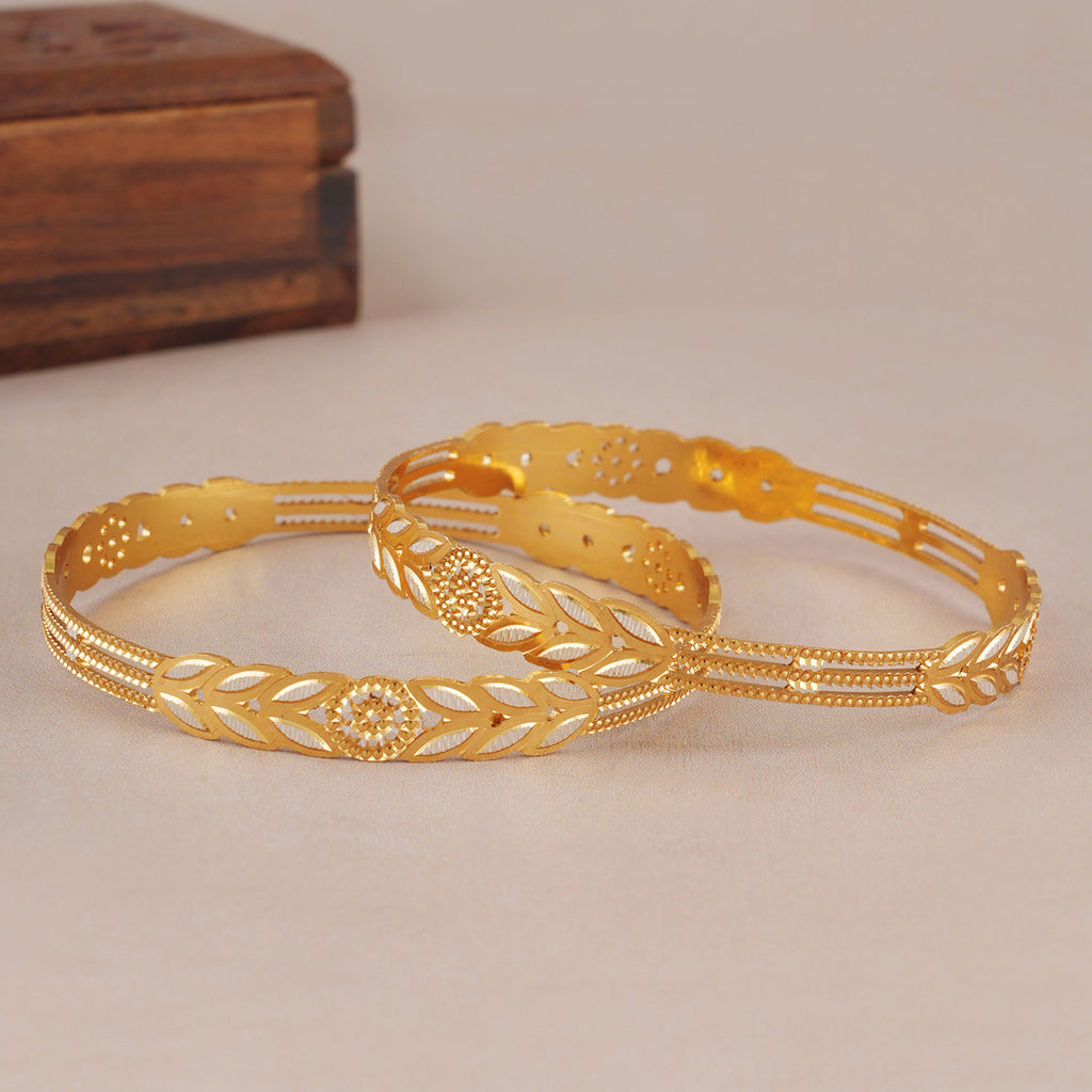 Elegant dual tone gold plated bangle set