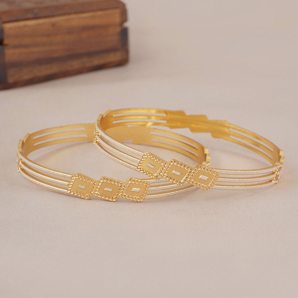Stunning gold plated bangle set