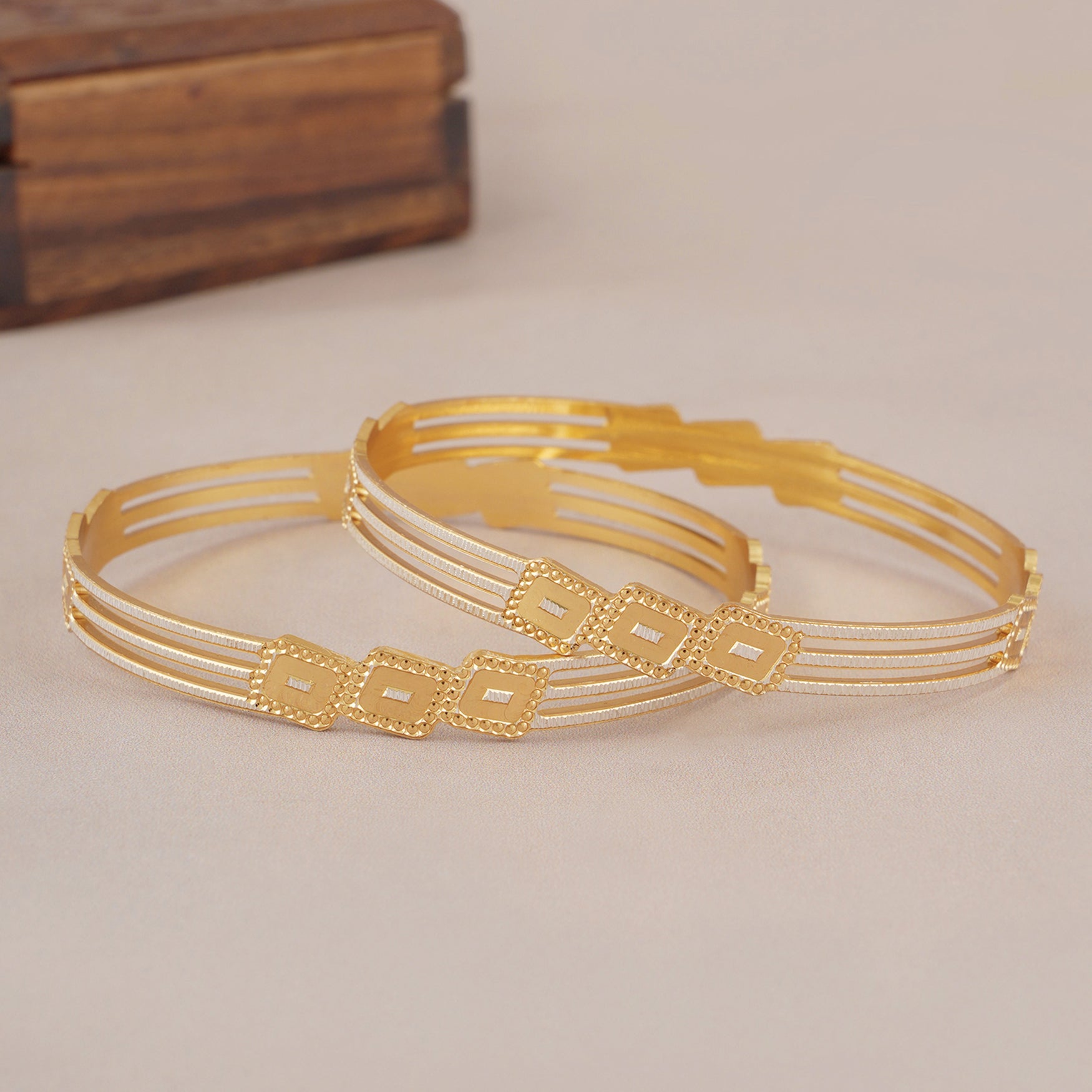 Stunning gold plated bangle set