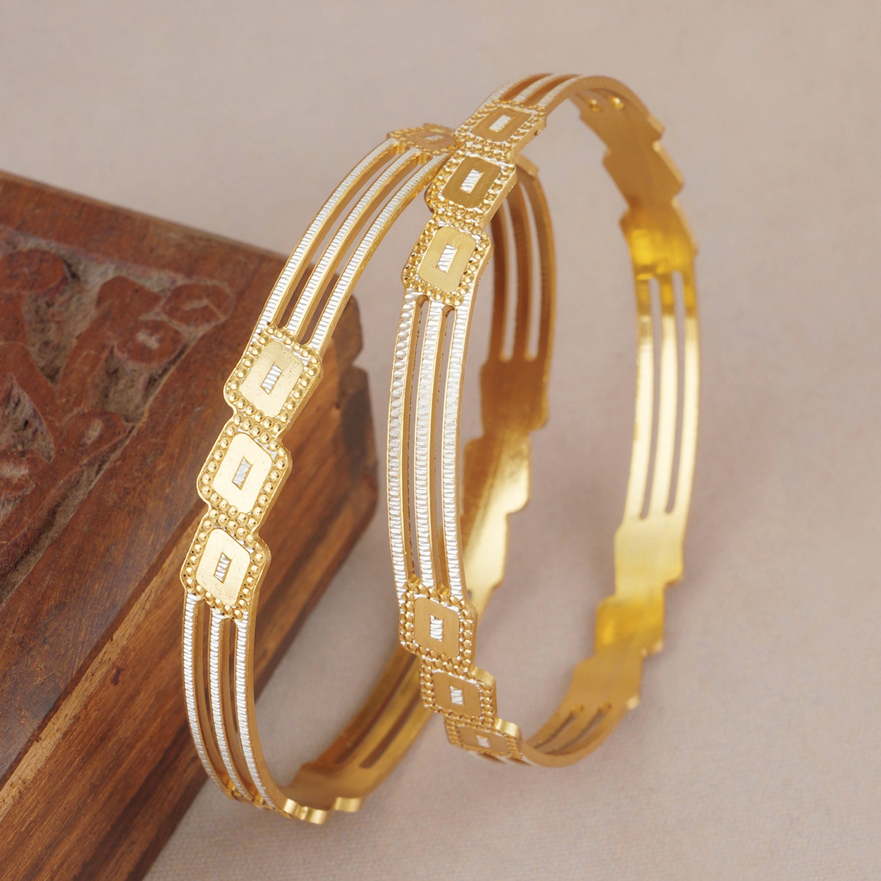 Stunning gold plated bangle set