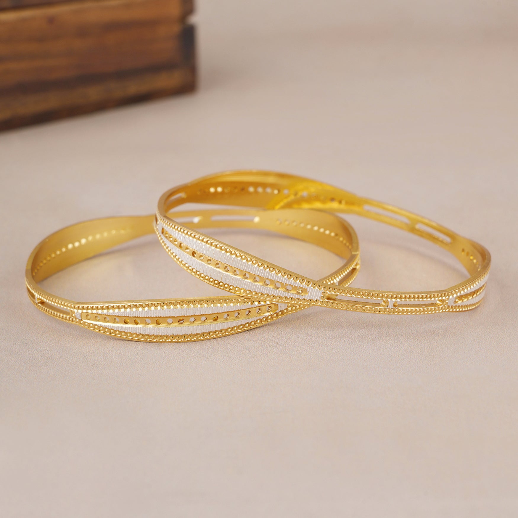 Dual tone gold plated bangle set
