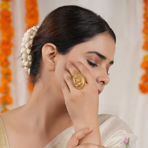 Beautiful antique gold plated oval finger adjustable ring