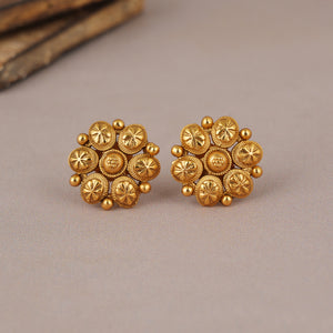 Cute antique gold plain necklace set with stud earring